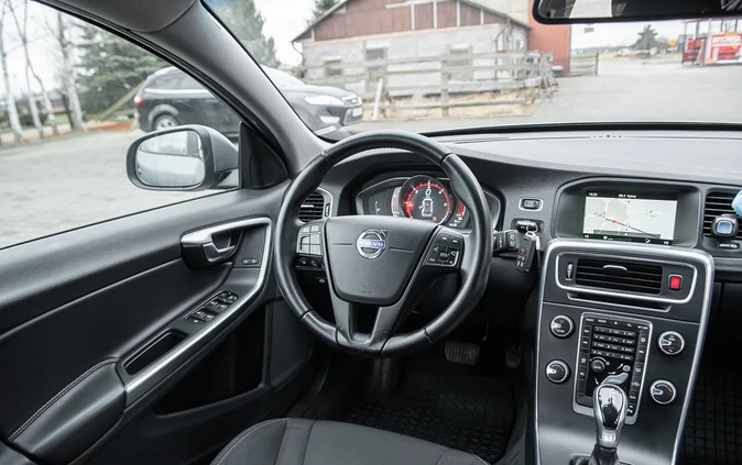 Volvo V60 cena 52900 przebieg: 125976, rok produkcji 2015 z Tłuszcz małe 436